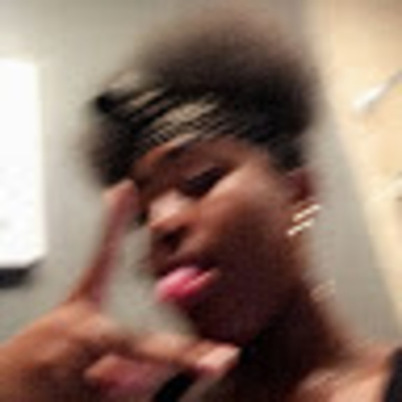 Meet your Posher, Lauryn - Picture 1 of 1